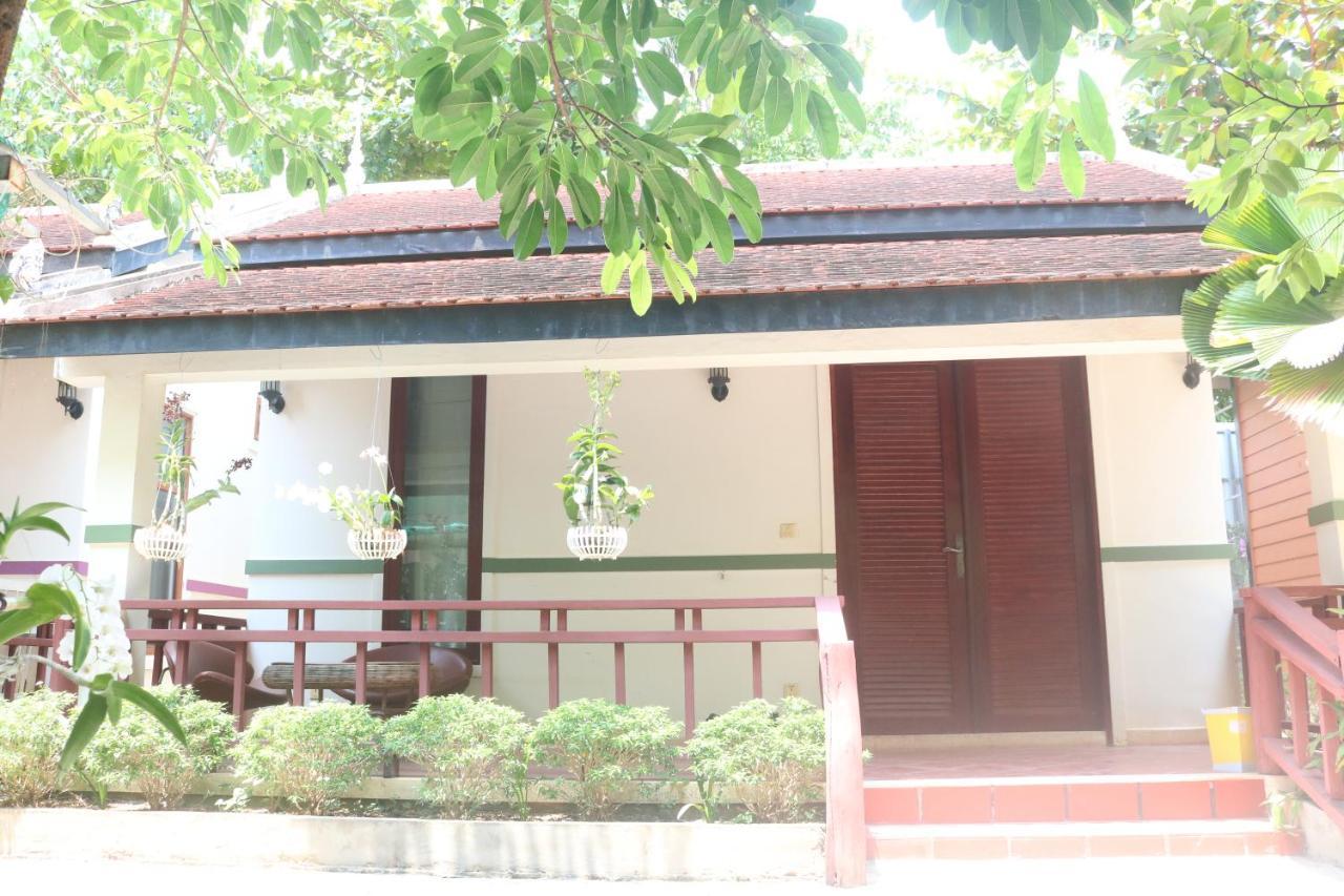 קמפוט Our House Bungalow מראה חיצוני תמונה
